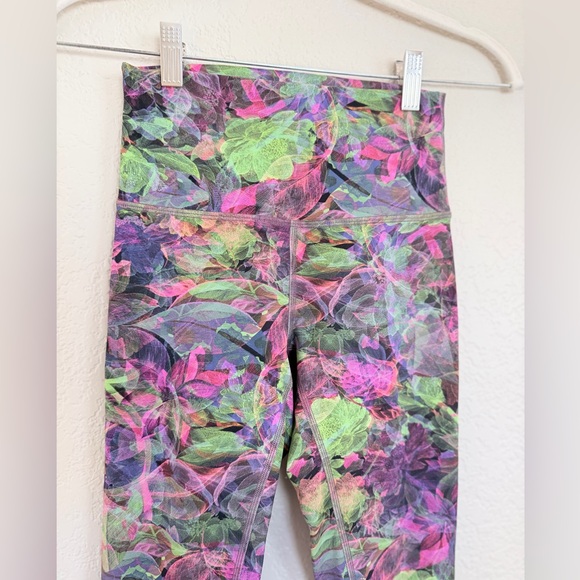 Lululemon Wunder Train HR Tight 25” legging - Picture 4 of 10